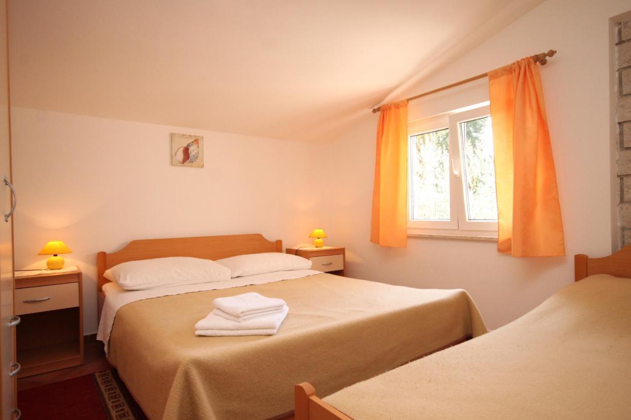 Apartments With A Parking Space Umag - 7039 Exterior foto
