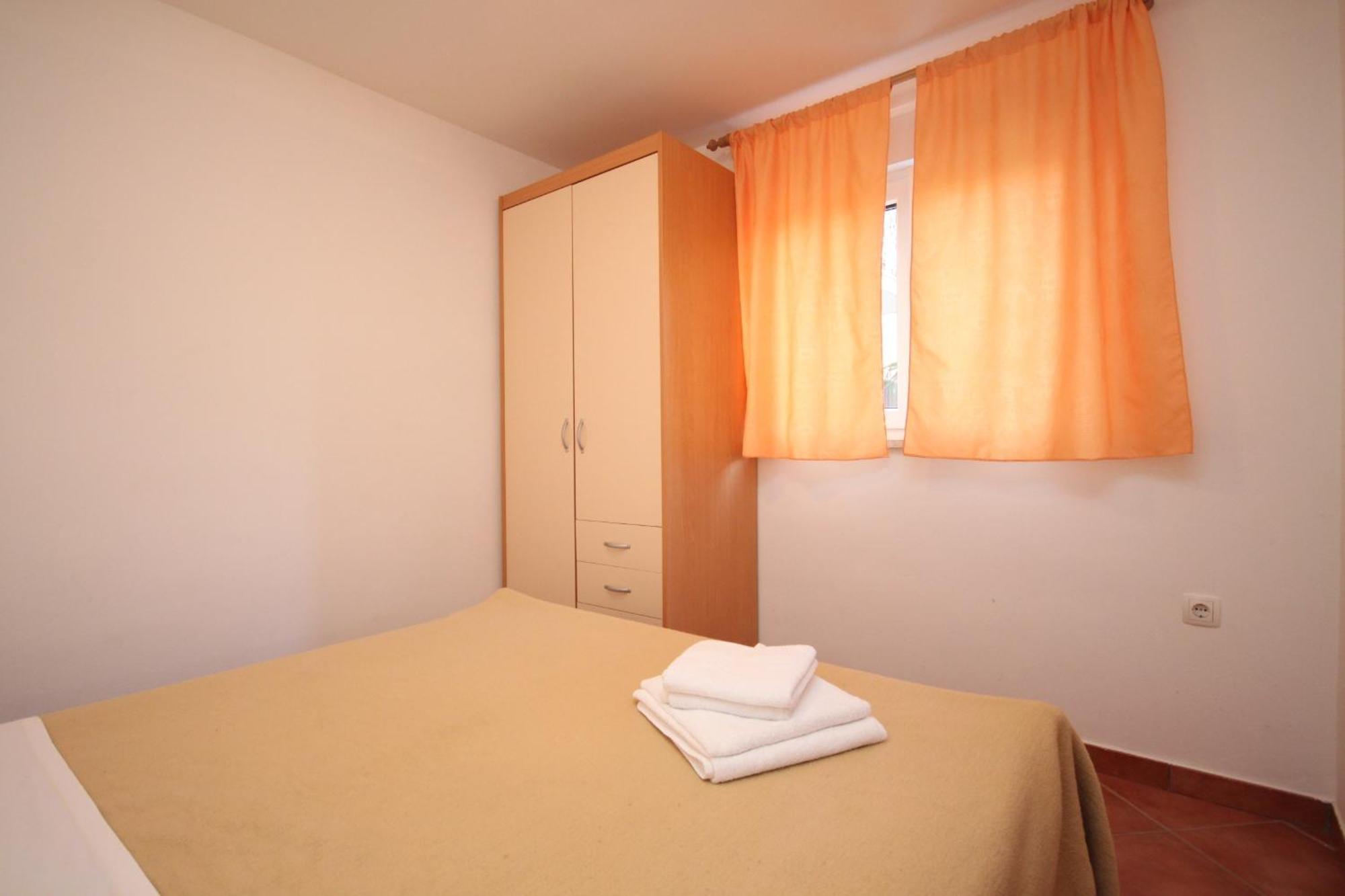 Apartments With A Parking Space Umag - 7039 Quarto foto
